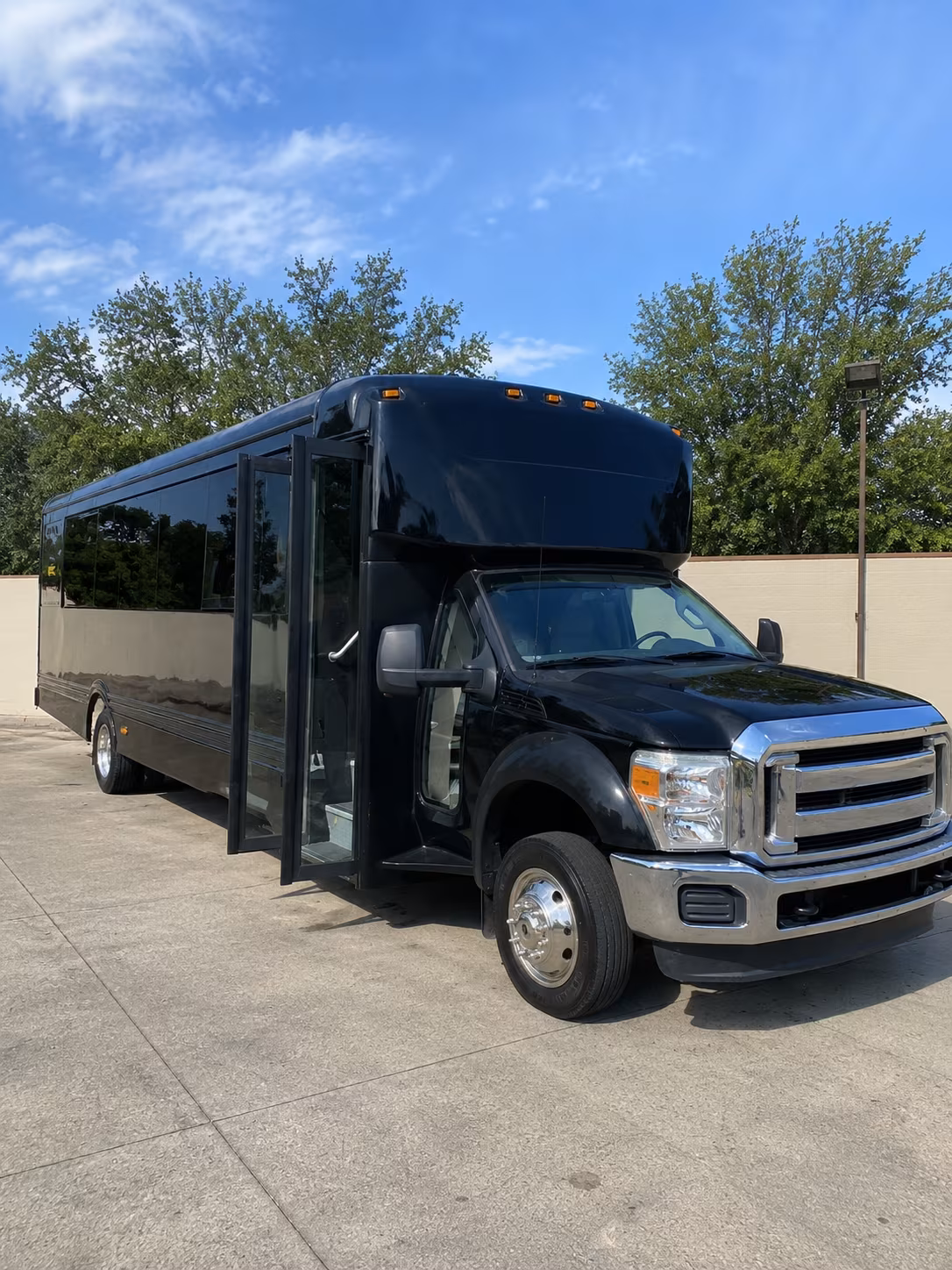 corporate event and convention buses in seattle
