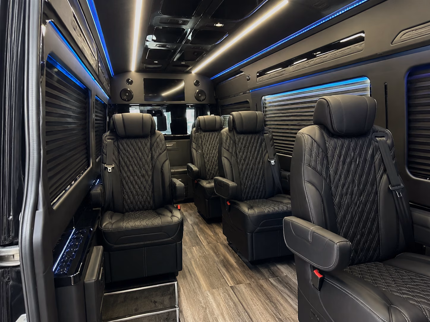 seattle airport shuttle buses to downtown hotels convention properties